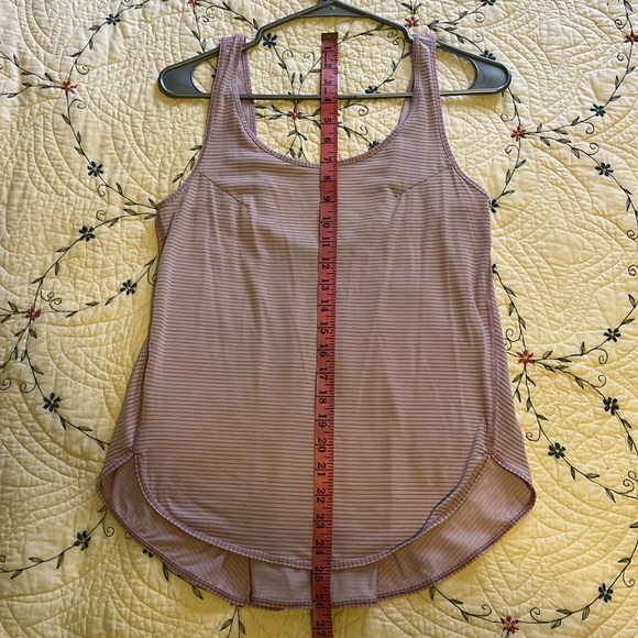 20 OFF BUNDLES! Lululemon Athletica Tank Top Sleeveless Tee. Purple & Gray M - Picture 8 of 8
